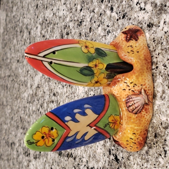 NIB Clay Art Surf's Up Salt & Pepper Shakers - Picture 4 of 9